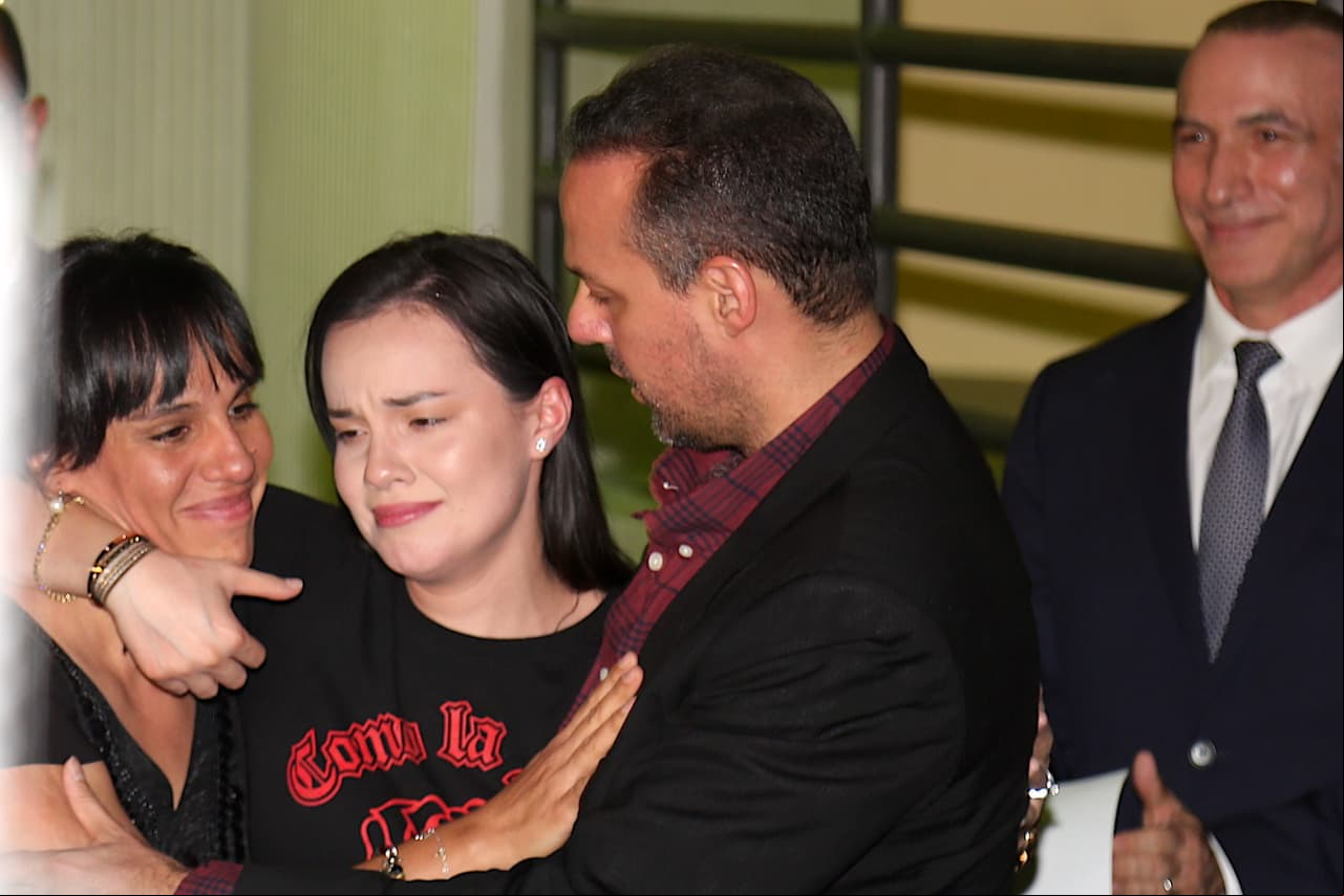 Sin embargo, un amigo cercano al intérprete de "Almohada", el compositor Rey Bárbaro, confesó a una publicación que existe otro documento de sucesión redactado en Miami, donde deja todo a Sara Salazar y su hija Sarita, quienes son las únicas personas que podrán decidir cuándo abrirlo.
