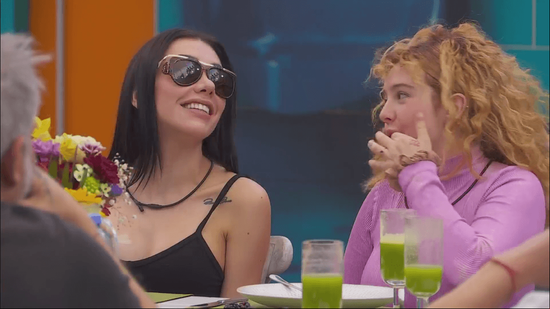 Karime en la convivencia con Bárbara de Regil en La Casa de los Fmosos México