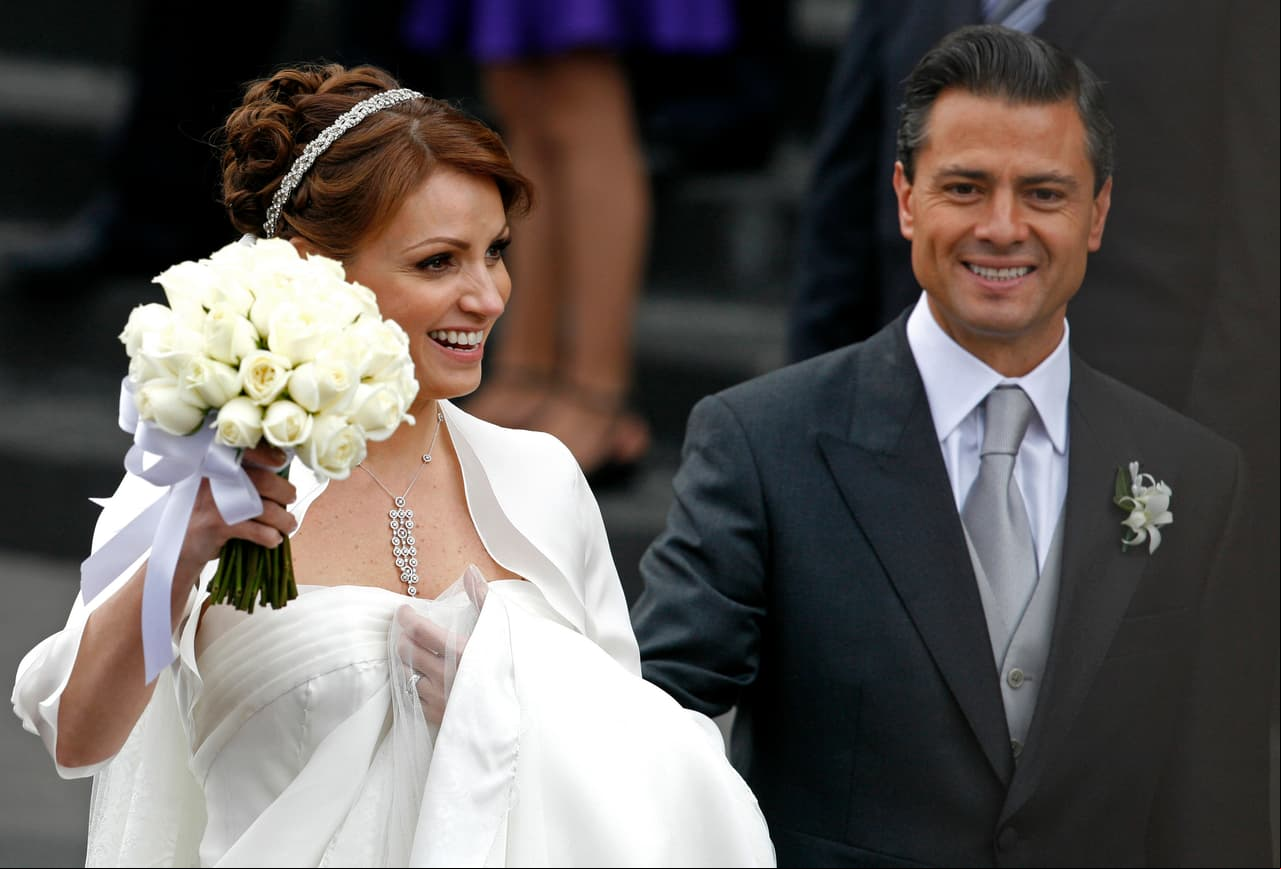 Tras dos años de noviazgo, ser casaron por lo civil gracias a José Luis García, Juez número uno del registro civil; mientras que el arzobispo Constancio Miranda fue el encargado de oficiar la misa y de unirlos en santo matrimonio.