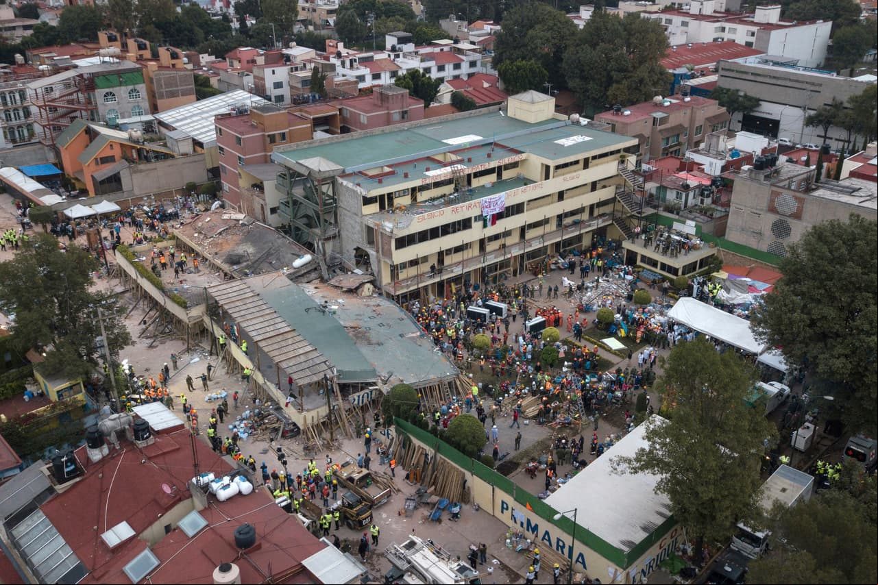 En el Colegio Rebsámen, donde fallecieron 26 personas, ahí estuvo Frida, en uno de los episodios más dolorosos de la catastrofe.