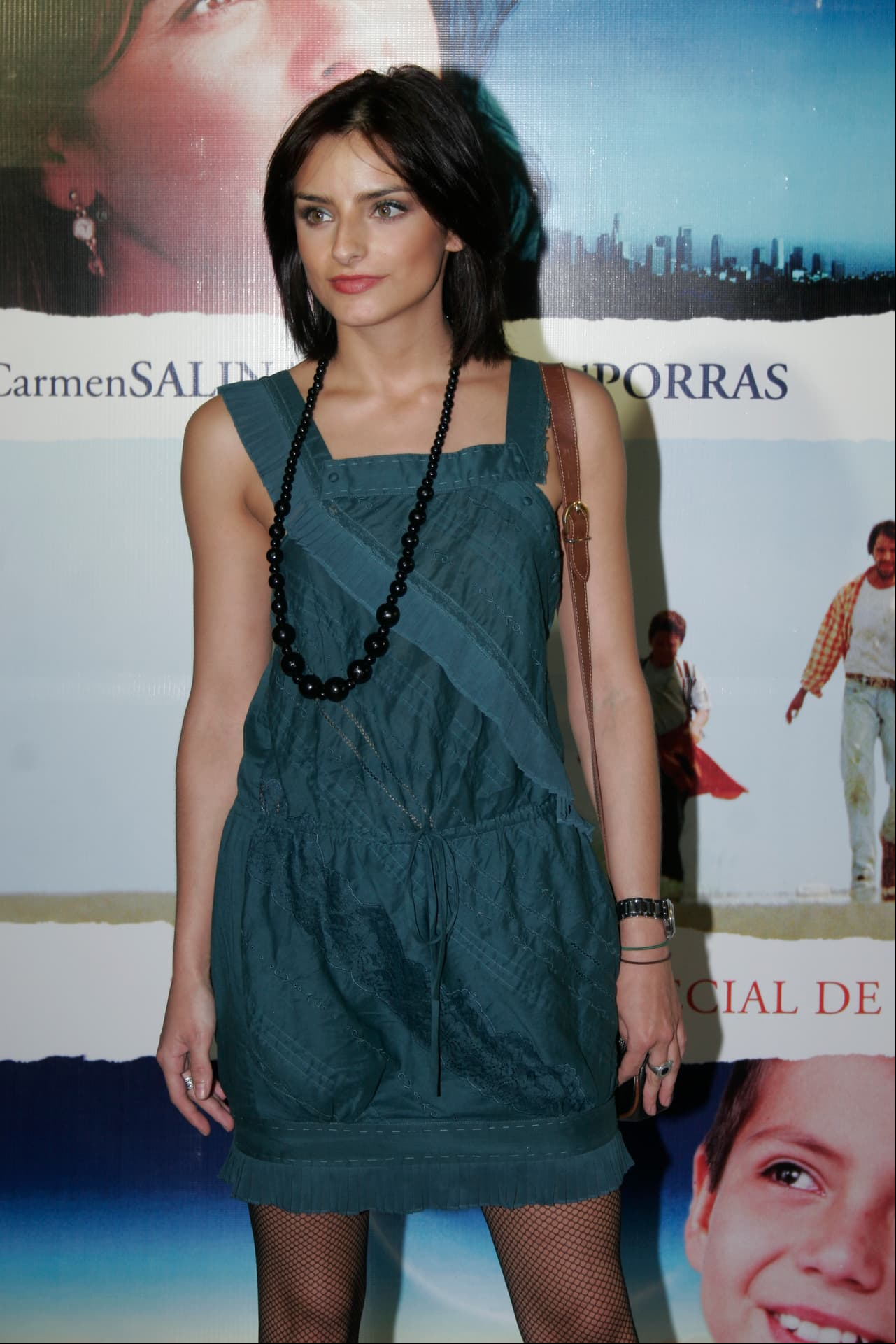 Aunque Aislinn se ha posicionado como una de las protagonistas consentidas en producciones mexicanas, encomenzó su trayectoria como modelo, durante su adolescencia.