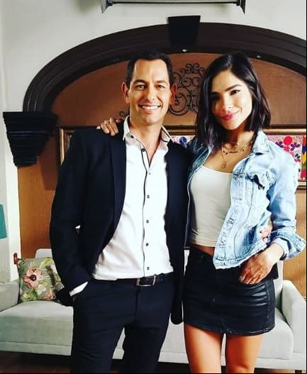 El actor mostró su emoción de conocer a una nueva compañera de trabajo.