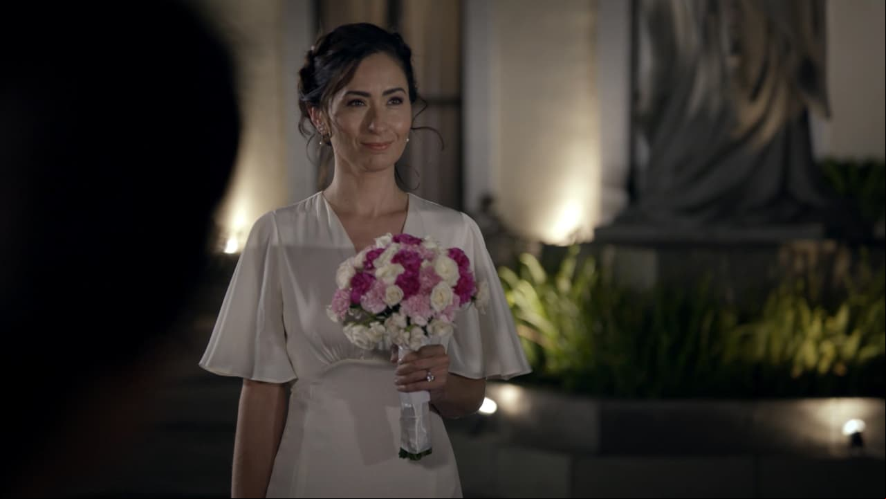 'Luisa' arribó guapísima al lugar para estrechar lazos con 'Artemio'.