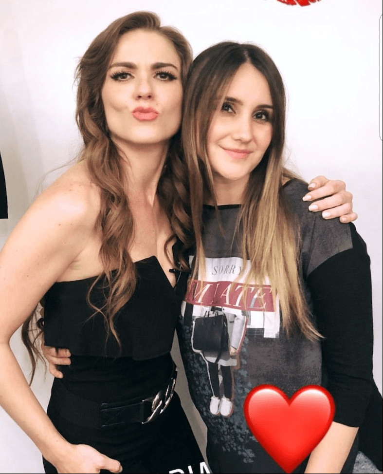 Dulce María y Zoraida Gómez iniciaron su carrera en la televisión mexicana en la década de los noventa cuando solamente eran unas niñas. Lo que pocos saben es que la primera vez que actuaron juntas no fue en ‘Rebelde’, sino en ‘Mujer, casos de la vida real’.