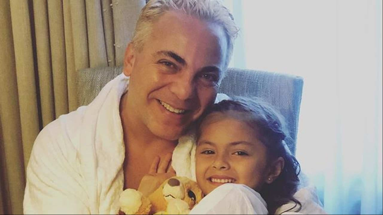 El mejor regalo de cumpleaños: La hija de Cristian Castro canta tierna versión de "Por Amarte Así"