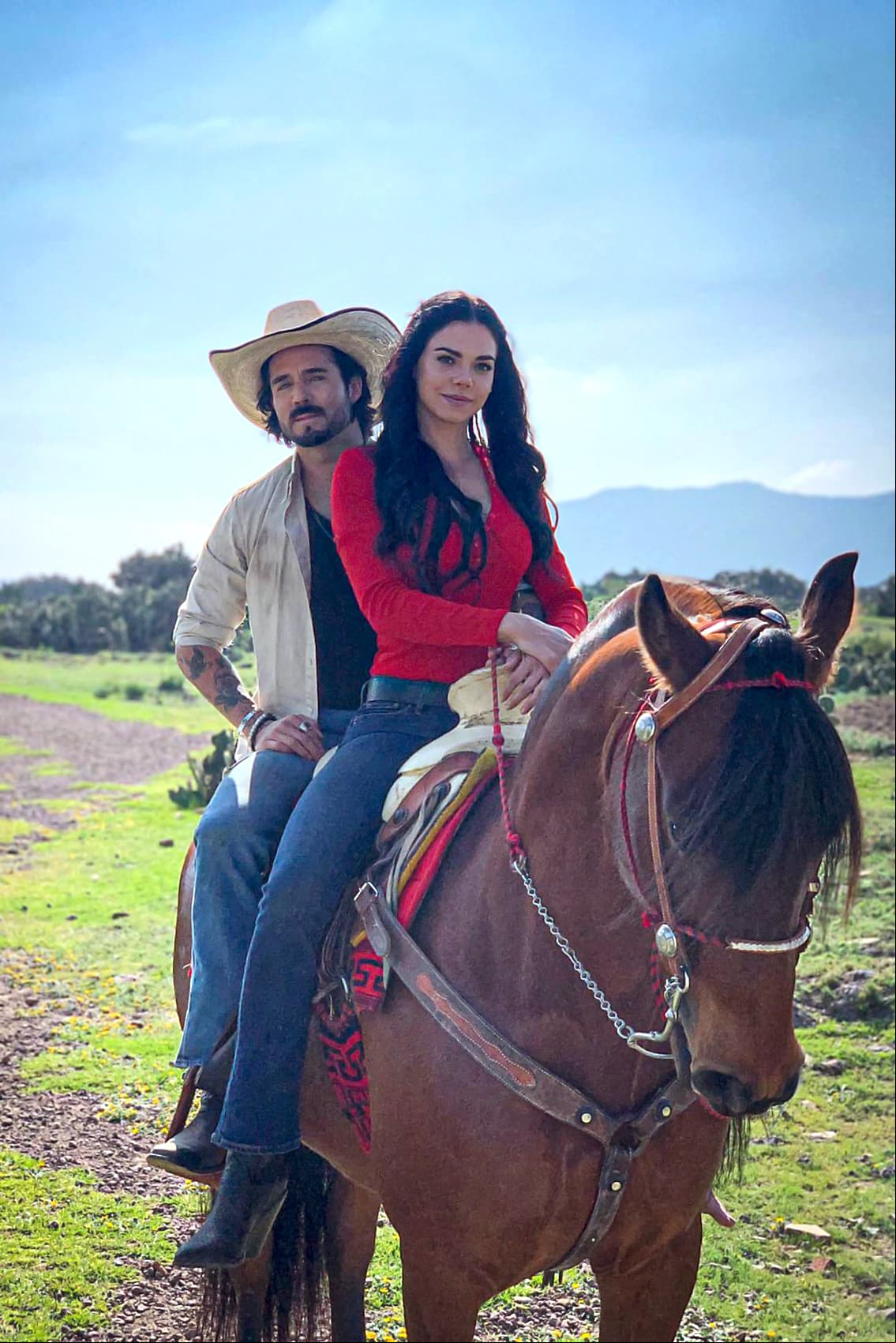 El primer capítulo de 'La Desalmada', telenovela protagonizada por Livia Brito y José Ron y estrenada el pasado lunes 5 de julio, causó furor entre la audiencia que presenció el estreno de este espectacular proyecto, pues, además de introducir a sus protagonistas, marcó el gran regreso de Yahir a la pantalla chica.