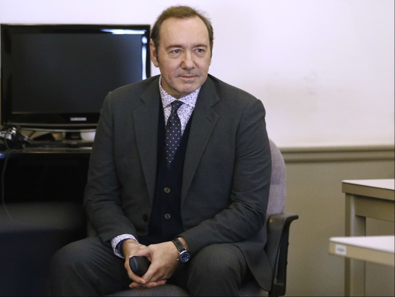 El actor Kevin Spacey fue acusado a finales de octubre de 2017 de agredir sexualmente a varios hombre, entre ellos menores de edad, lo que provocó que Netflix lo despidiera de la serie ‘House of Cards’ y que eliminaran las escenas de su última película ‘Todo el dinero del mundo’.