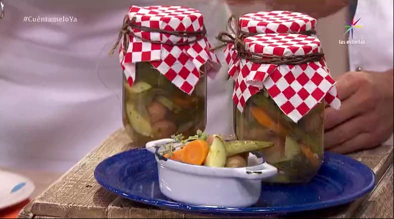 RECETA: ¡Cocina con Omar Sandoval unos ricos chiles en vinagre!