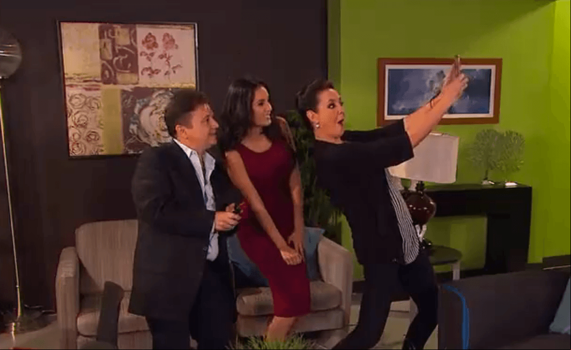¡Sketch! Una familia adicta al celular