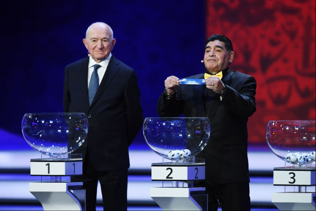 2013-2017: Se le veía bien de salud en esos años donde periódicamente participaba de un programa de televisión y luego en el sorteo de las Clasificatorias al Mundial de Rusia 2018.