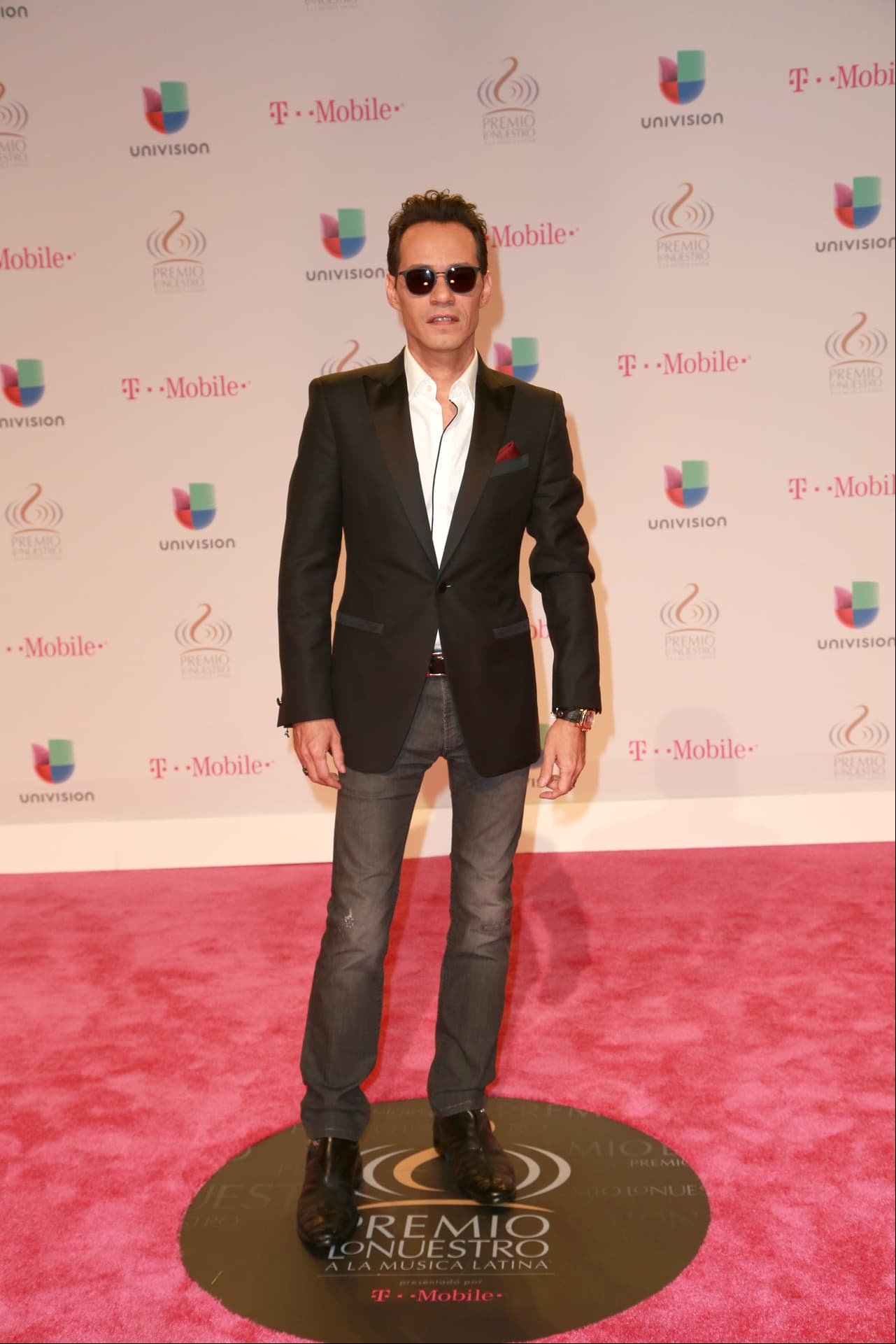 El tema musical de la telenovela, 'La Fuerza del Destino' estuvo a cargo de Sandra Echeverría, la protagonista, y Marc Anthony, uno de los cantantes más exitosos de la industria en habla hispana.