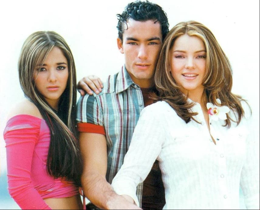 ‘Corazones al Límite’ fue una de las telenovelas más exitosas de la barra juvenil de Las Estrellas en 2004. Ahora, a punto de qué se cumplan 17 años de su estreno, te mostramos el antes y después de famosos como Sara Maldonado, Aarón Díaz, Sherlyn, Susy Lu, Erika Buenfil, Arturo Peniche, Angelique Boyer, Belinda, entre otros.