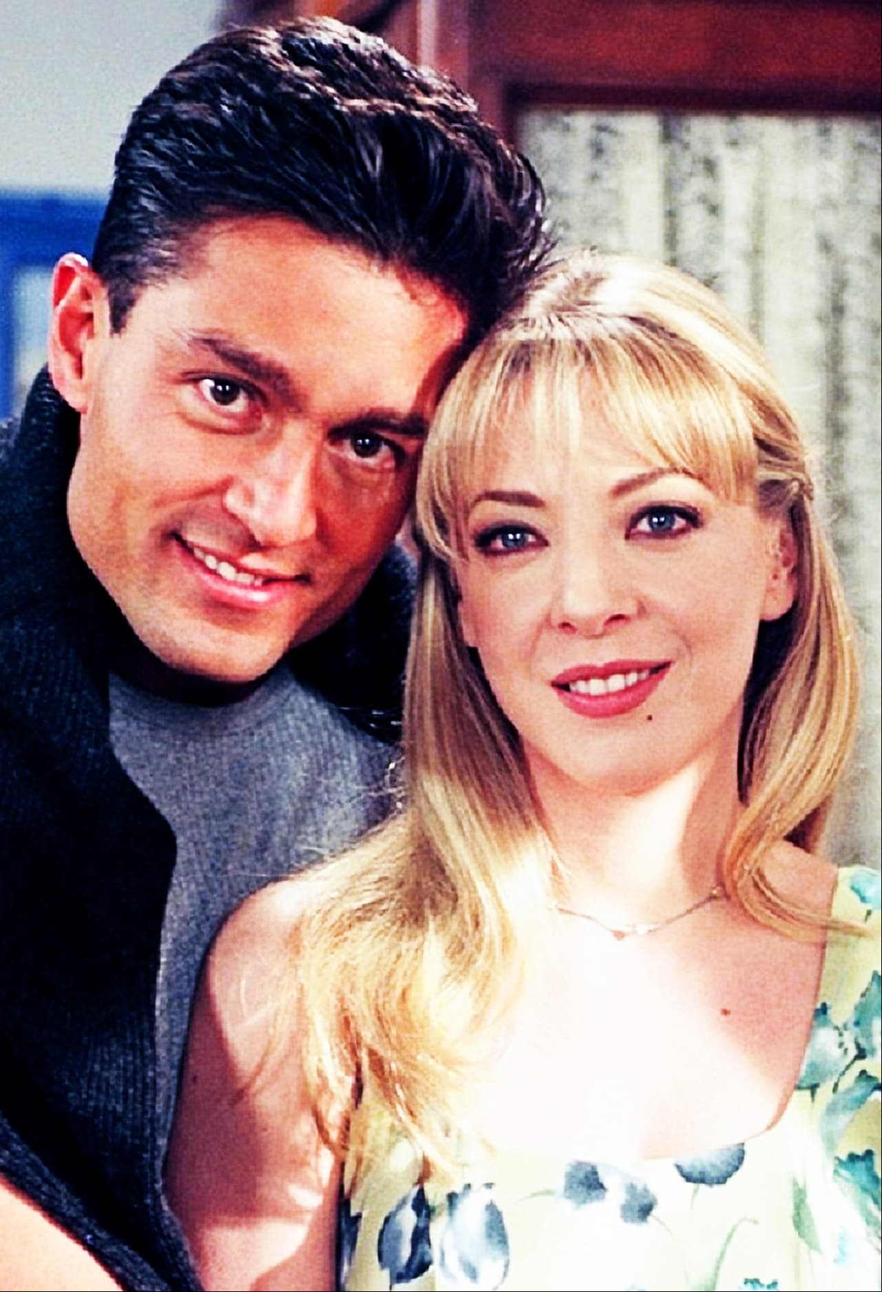 Bajo el título de una estrella mundial, Fernando Colunga realizó Nunca te olvidaré a lado de Edith González y Eugenia Cauduro, en 1999.