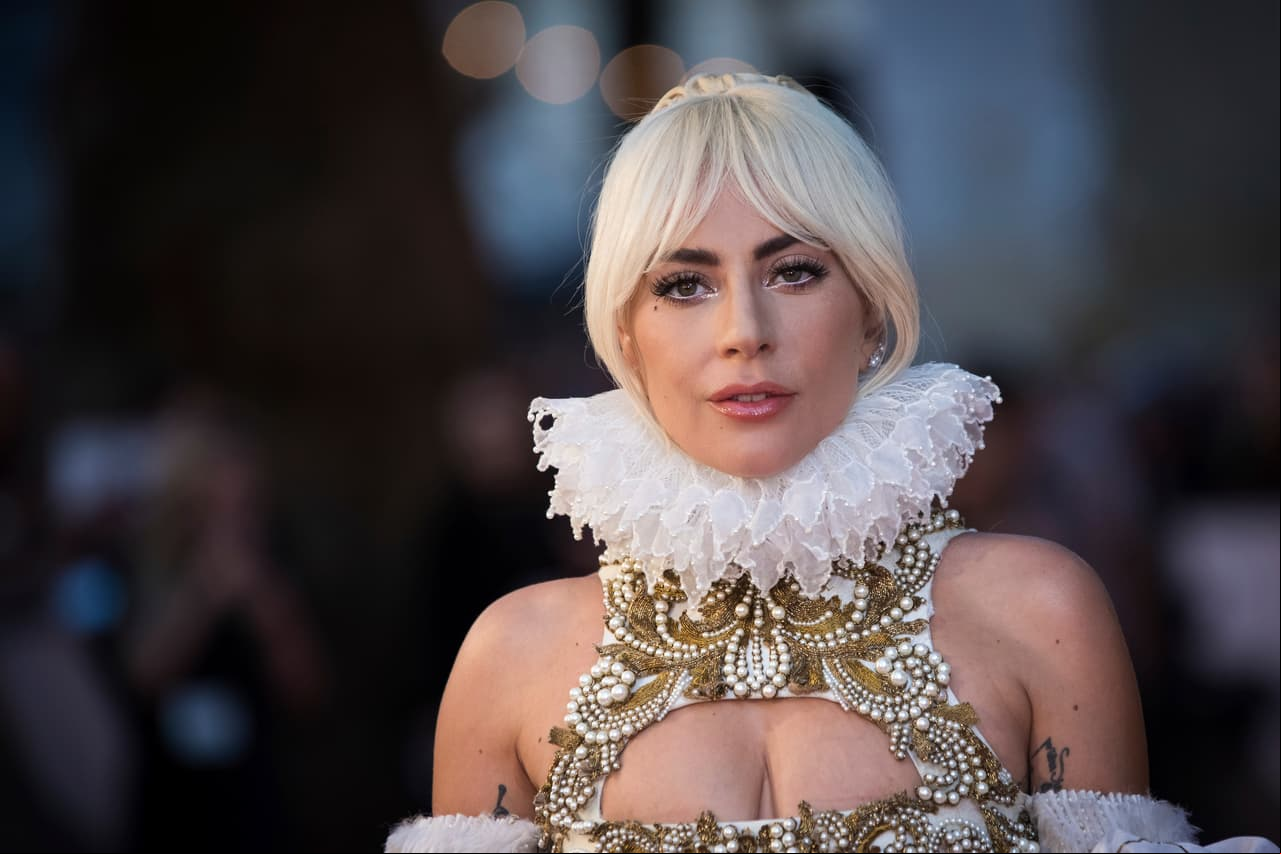 Evacuan a Kim Kardashian, Lady Gaga y más famosos por violento incendio