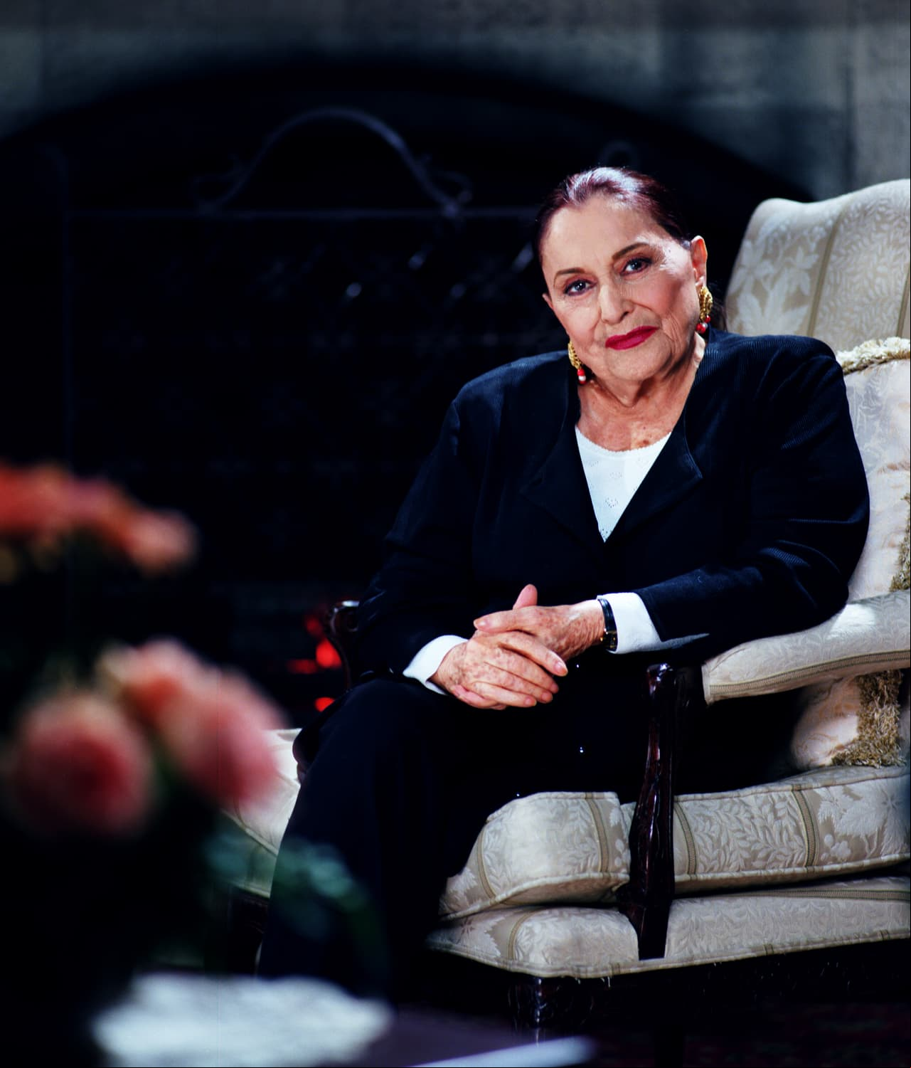 Hija de la gran actriz española Ofelia Guilamáin, quien falleció el 14 de enero de 2005, a los 83 años de edad, Lucía inició su carrera en la película 'Río hondo' en 1965.