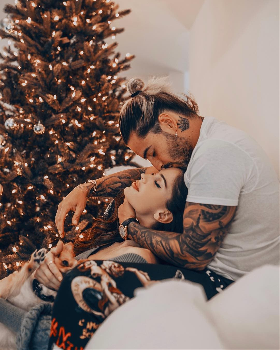 Maluma y Natalia Barulich confirmaron su romance en enero de 2018. A partir de ese momento, la modelo y DJ comparte varias imágenes junto al cantante en sus redes sociales, a pesar de que prefieren mantener su relación alejada de los medios.