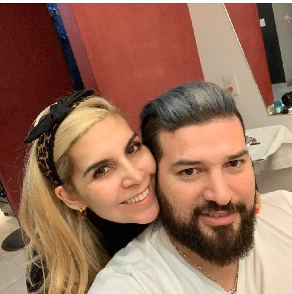 “Tú destruiste mi matrimonio, Karla, te metiste a mi patrimonio y destruiste mi matrimonio, le robaste a mis hijas a su padre, les quitaste su corazón a dos niñas”, se escucha en la conversación grabada en 2014. A raíz de esta revelación, Panini fue objeto de ataques en las redes por lo cual utilizó su cuenta de Twitter para decir que había temas más importantes que ella.