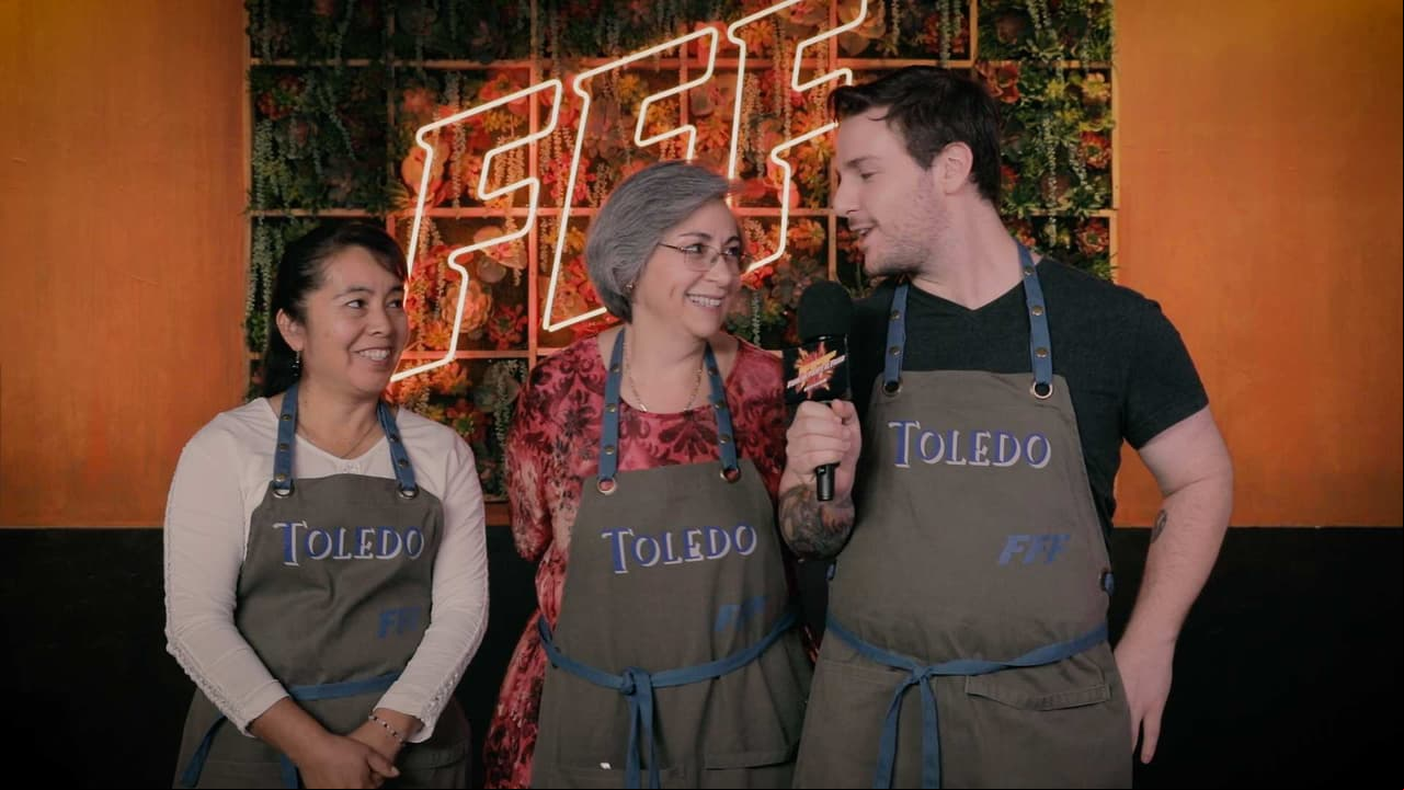 Los Toledo aprendieron mucho y se divirtieron al preparar salchichas de jabalí