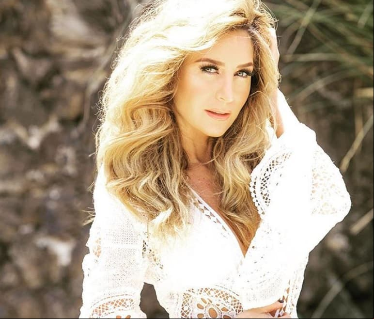 Geraldine Bazán celebra cumpleaños con Julián Gil y Víctor García