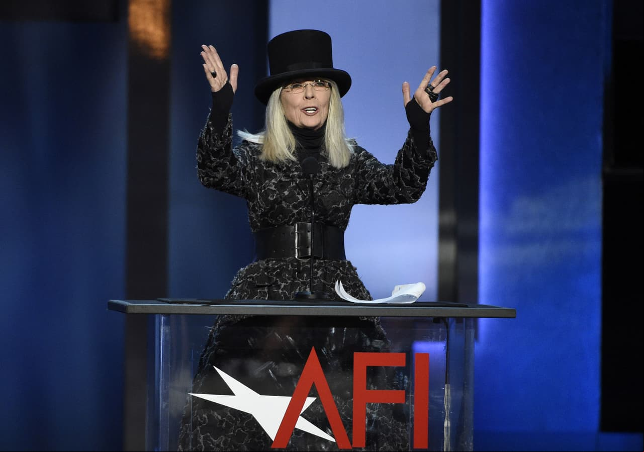 Después de sufrir cáncer de la piel dos veces, Diane Keaton se cuida con una dosis diaria de protector solar.