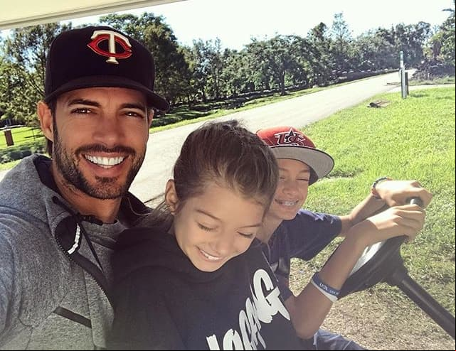 Además de ser un reconocido actor en el mercado de habla hispana, William Levy es un orgulloso padre de Christopher y Kailey, los dos hijos que tuvo con la actriz mexicana Elizabeth Gutiérrez. Conócelos en esta galería.