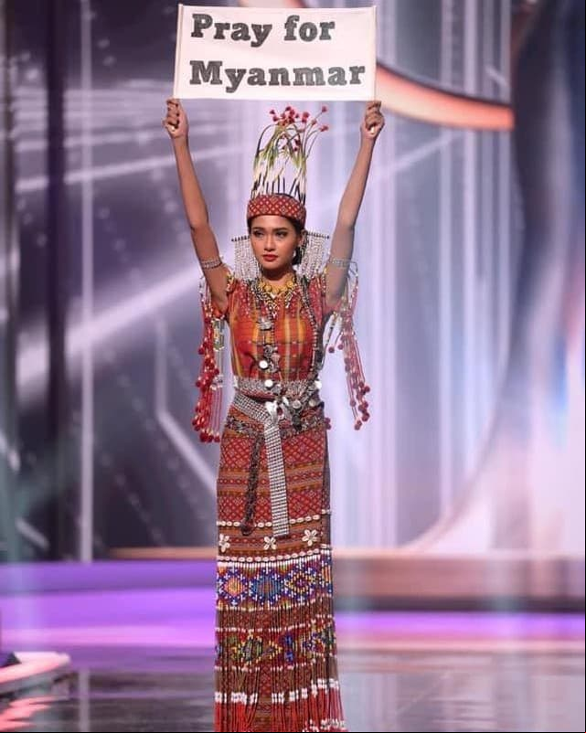 Thuzar Wint Lwin, Miss Myanmar, usó su actuación en Miss Universo para pronunciarse en contra de la junta militar, cuyas fuerzas de seguridad han matado a cientos de opositores desde que tomaron el poder en un golpe de estado el 1 de febrero pasado.