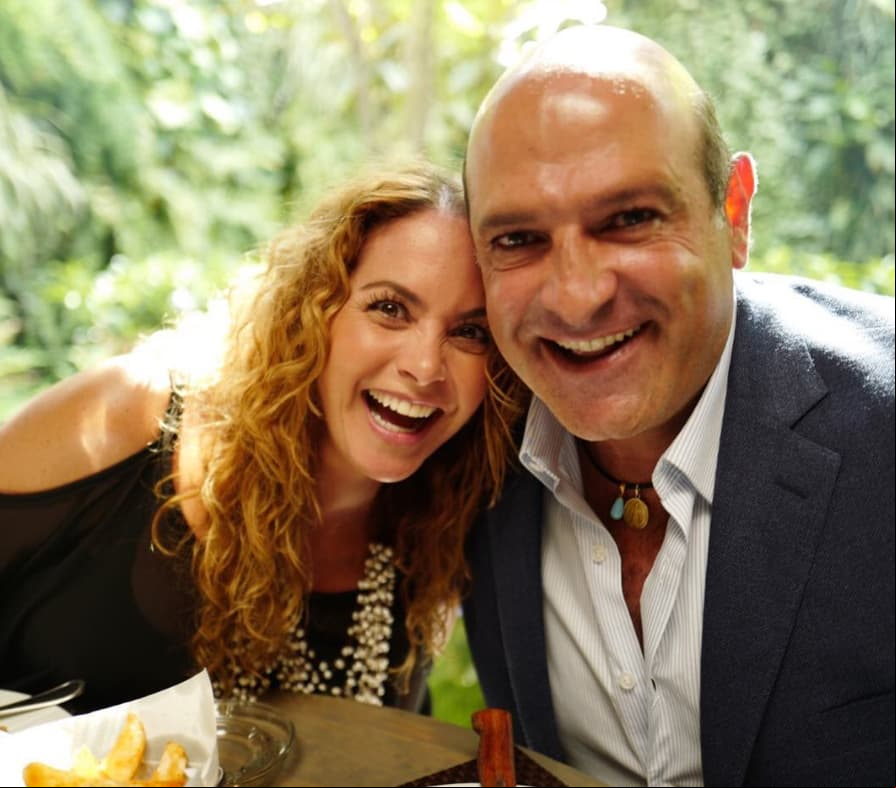 En entrevista al diario Reforma en octubre de 2015, Lucero habló de su relación, destacando lo feliz que era junto al empresario. “En la parte del amor estoy muy contenta, con una pareja súper estable. En un tiempo se dijo que nos habíamos separado y no sé qué, pero eso es parte de la negatividad que hay a nuestro alrededor. Nosotros no estamos casados, no planeamos hacerlo, no vivimos juntos y tenemos una relación muy bonita, llena de ilusión, respeto y apoyo, por su parte, por mi carrera”, destacó.