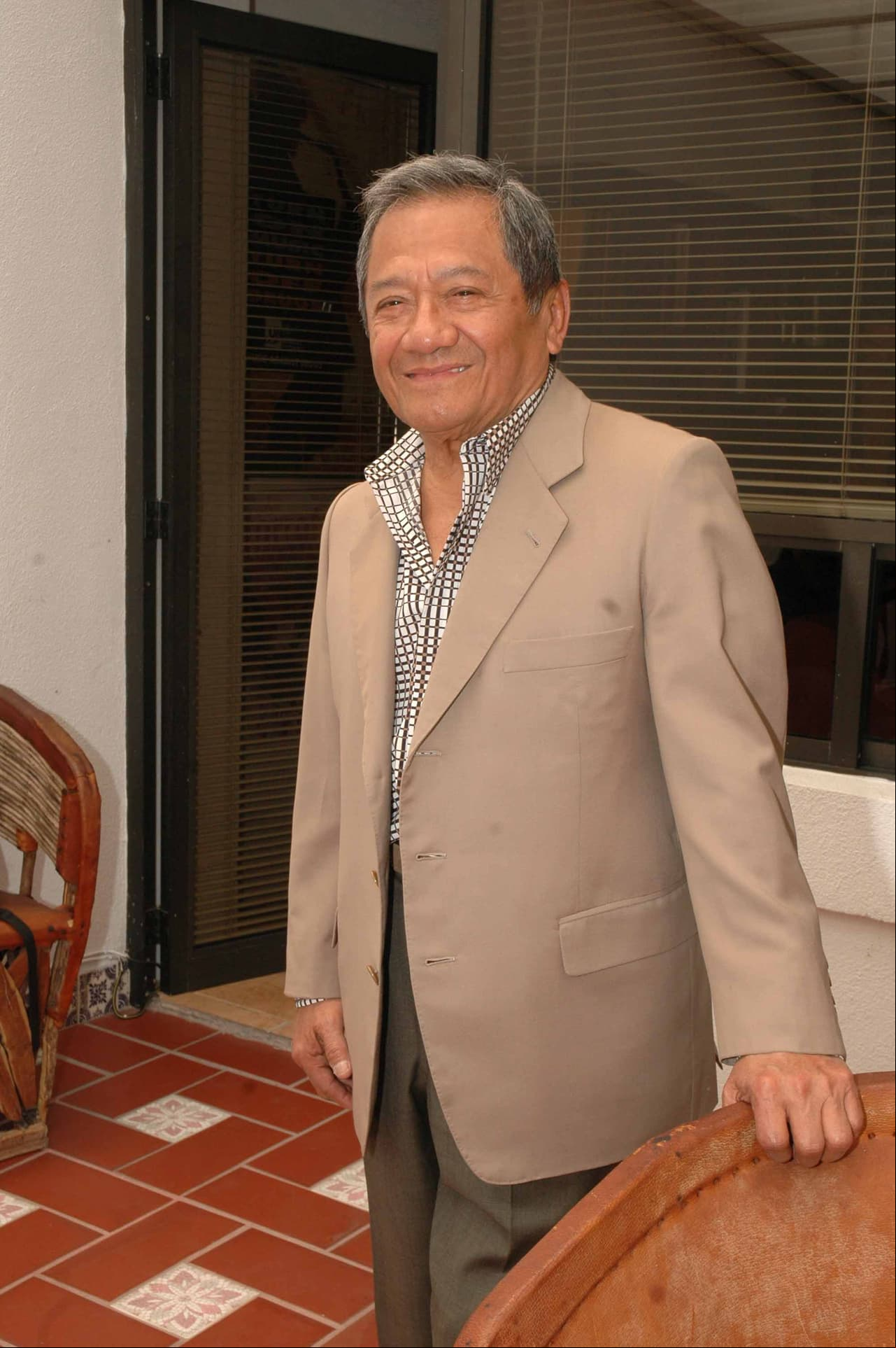 Es así como el mundo de la música mexicana se viste de luto ante la irreparable pérdida de Manzanero, a los 86 años de edad, cuya magistral habilidad para componer canciones del corazón marcó a millones de personas alrededor del mundo. Hasta siempre, maestro.
