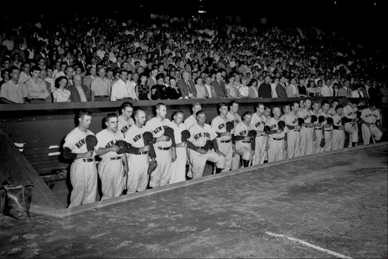 A los 53 años, el 16 de agosto de 1948, Babe Ruth murió mientras dormía.