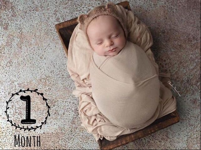 "Mi mejor regalo del mundo entero ...mi pequeño Emiliano", escribió la integrante de OV7, quien documentó todo su embarazo en redes sociales y frecuentemente interactúa con sus seguidores sobre la maternidad.
