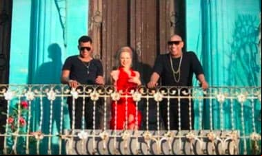 Los cantantes grabaron el video en las calles de La Habana, Cuba