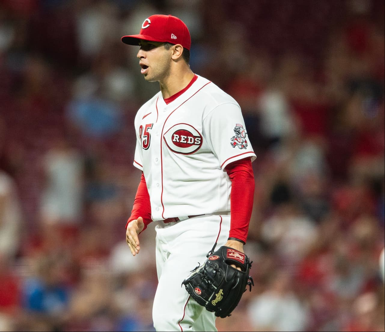 Luis Cessa hace buen relevo y poncha a dos con Cincinnati Reds
