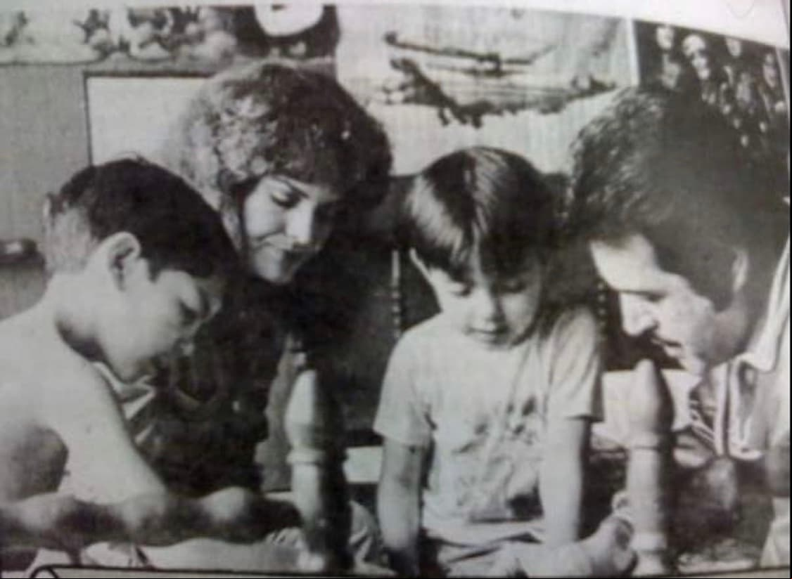 Entre estas vivencias se encuentra el nacimiento de Jorge y Ernesto, hijos de la intérprete de 'Mudanzas' con el actor Jorge Vargas, quien fuera su primer esposo.
