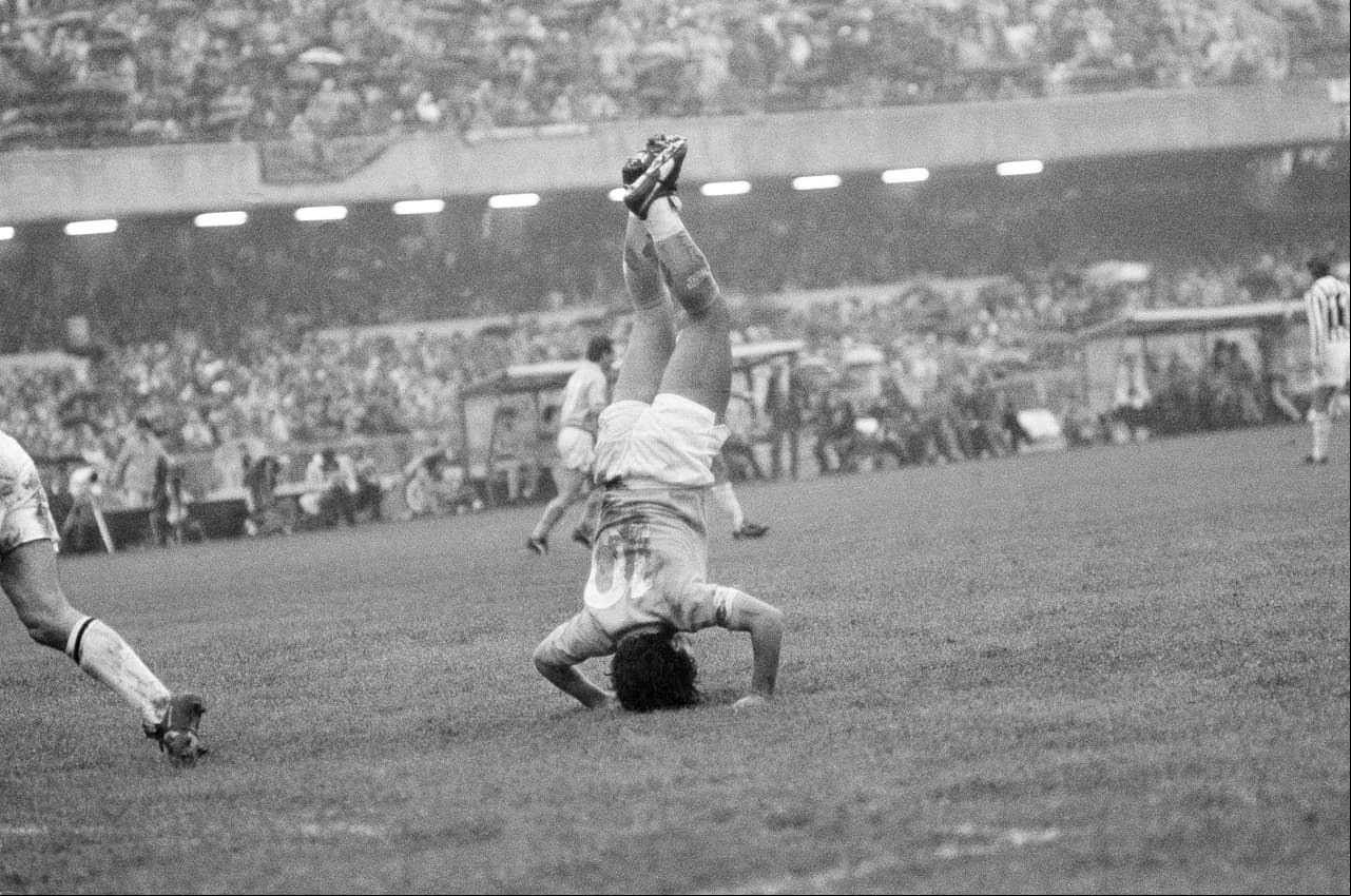 Diego Armando jugó 259 partidos, anotó 115 goles y 78 asistencias hasta 1991.
