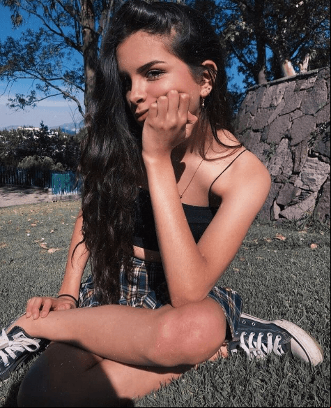 Paula Levy y el escándalo con su abuela Talina FernándezLa hija menor de la fallecida actriz Mariana Levy y José María Fernández "El Pirru" utilizó su cuenta de Instagram para, a través de una transmisión en vivo, confesar que su abuela Talina Fernández la había corrido de su casa.