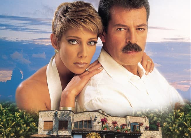"'La Casa en la Playa' (2000) fue la novela que protagonicé. Fue una maravilla porque fueron 10 meses en Acapulco, todo un grupo de compañeros espectaculares. Yo creo que no dormimos nadie grabando en Acapulco", bromeó la actriz.