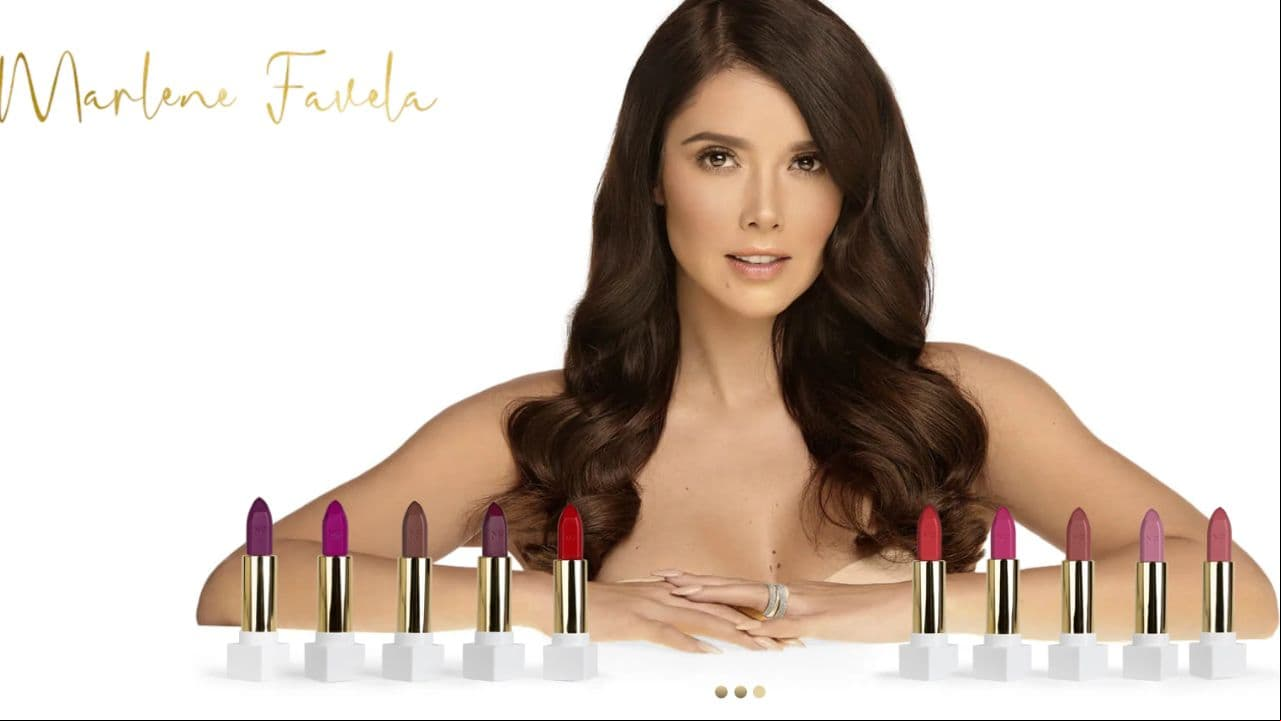 Marlene Favela y su colección de labiales
