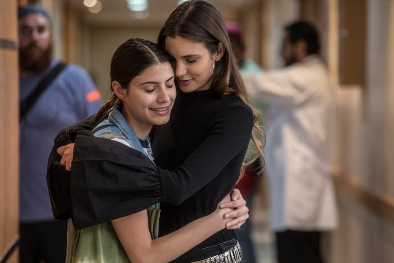 Revive las escenas más románticas de Juliantina con estos gifs
