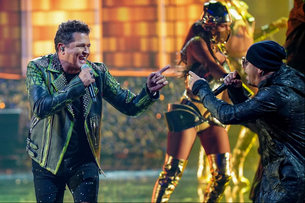 Carlos Vives apareció sorpresivamente y cerró el show con 'Nota de amor'.