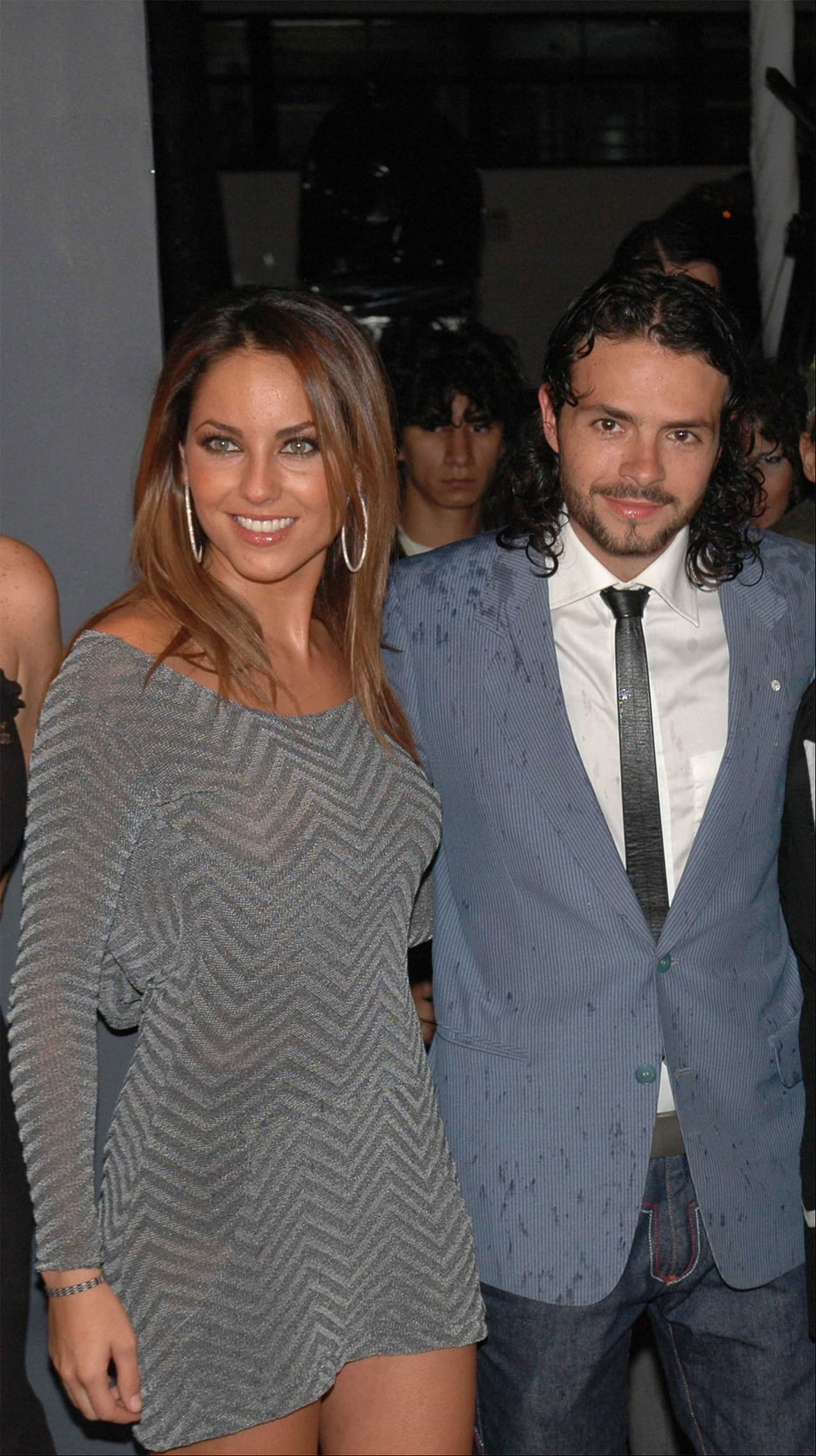 BÁRBARA MORI Y JOSÉ MARÍA TORRE: Inició la relación en el 2006, después que el actor y diseñador terminara su noviazgo con Paulina Rubio y que Mori dejara de salir con Manolo Cardona. Dos años de relación en el que la estrella de Por amar sin ley comentó en entrevista con Aurora Valle que vivió un amor increíble ya que fue la primera vez que se mudó en pareja.