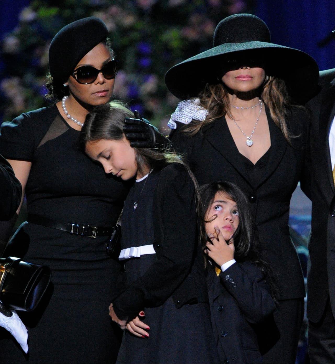 Ante este polémico documental, la familia de Michael Jackson reveló que Wade Robson y Jimmy Safechuck declararon bajo juramento, en 2015, que el abuso sexual jamás ocurrió.