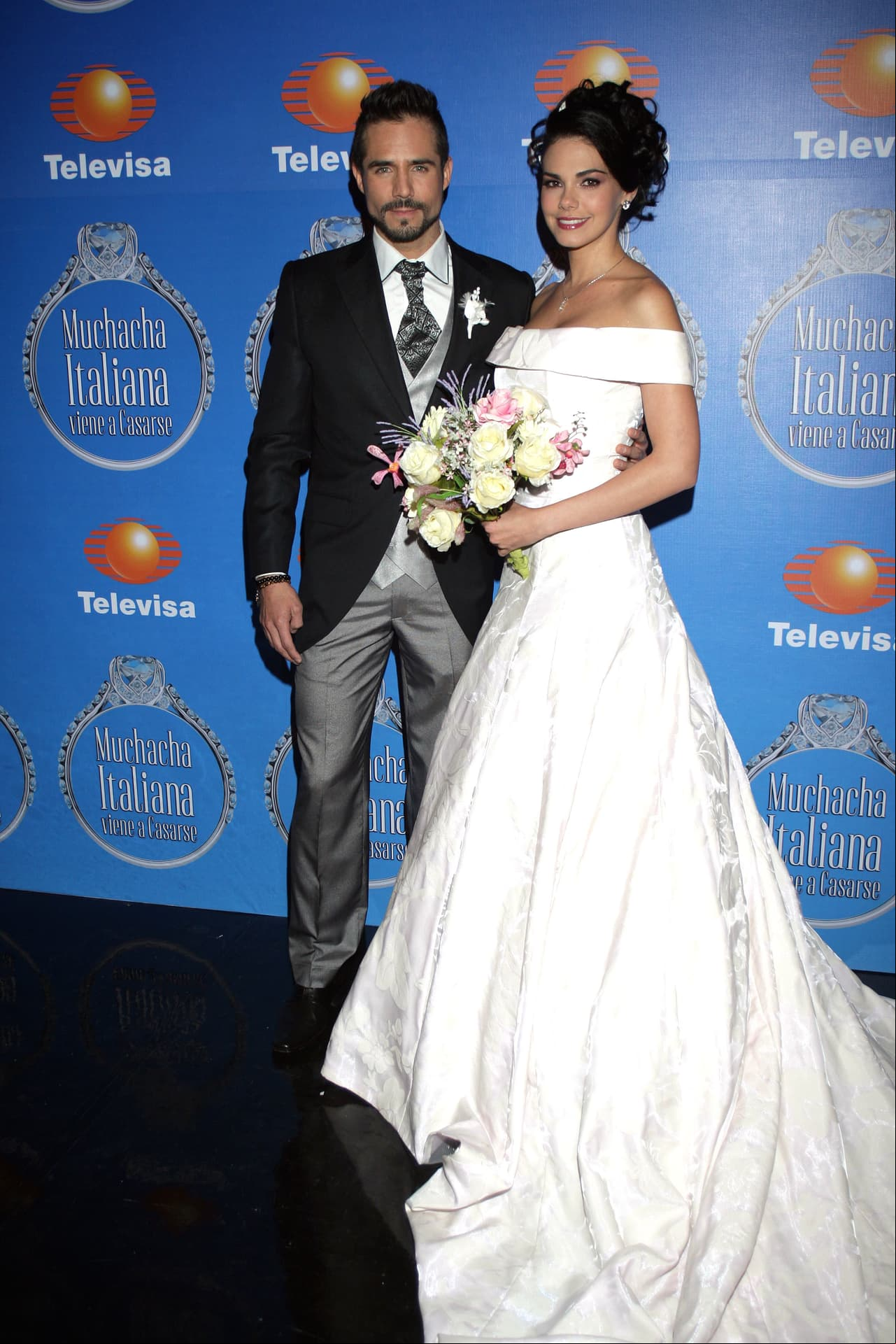 Livia Brito y José Ron en Muchacha italiana viene a casarse