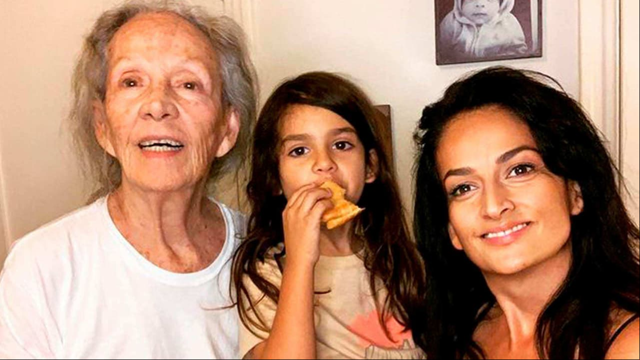 Hija de Isela Vega reaparece en redes tras la muerte de su mamá y rompe el silencio