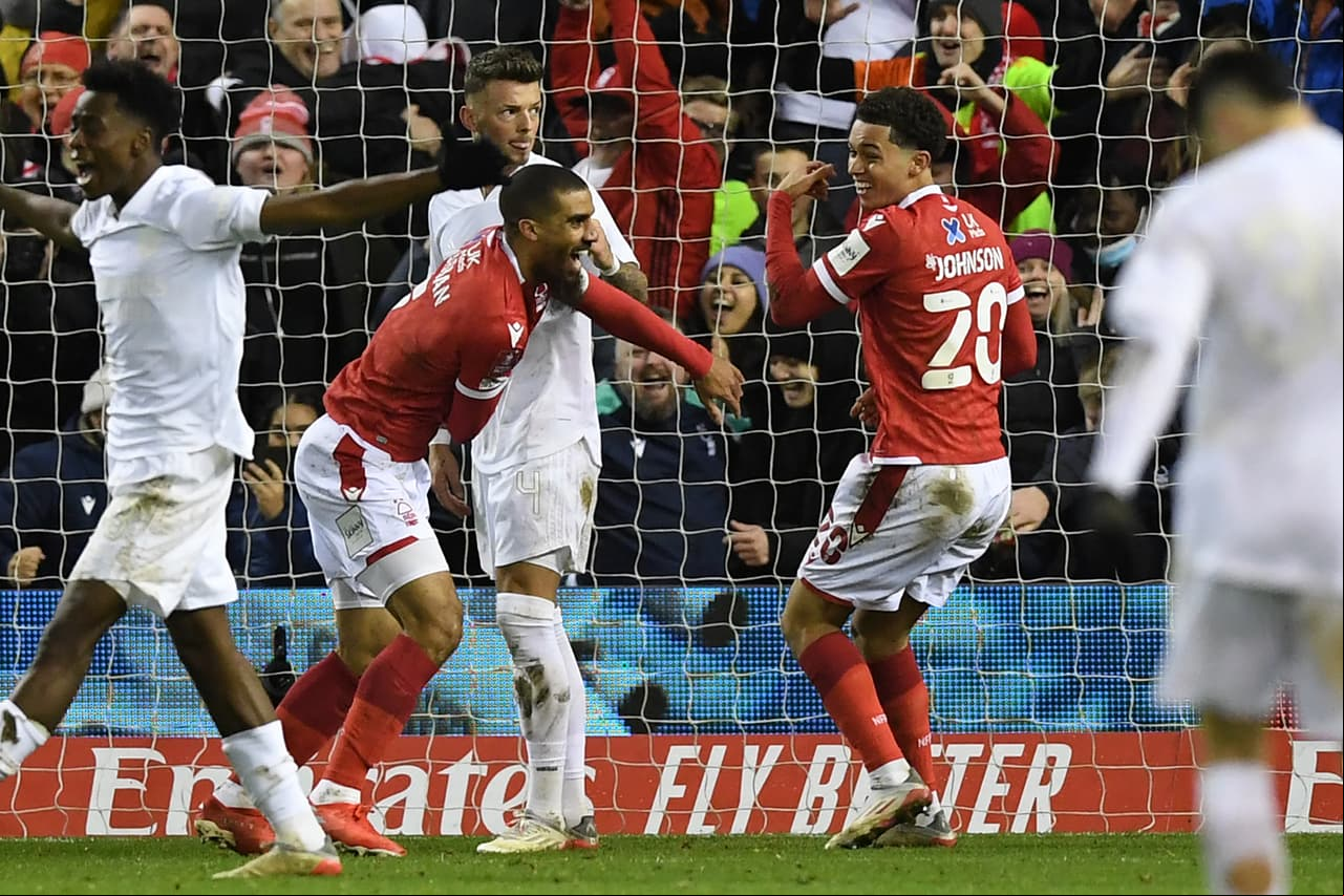 Arsenal cae ante el Nottingham Forest de Segunda y Bielsa se va de la FA Cup