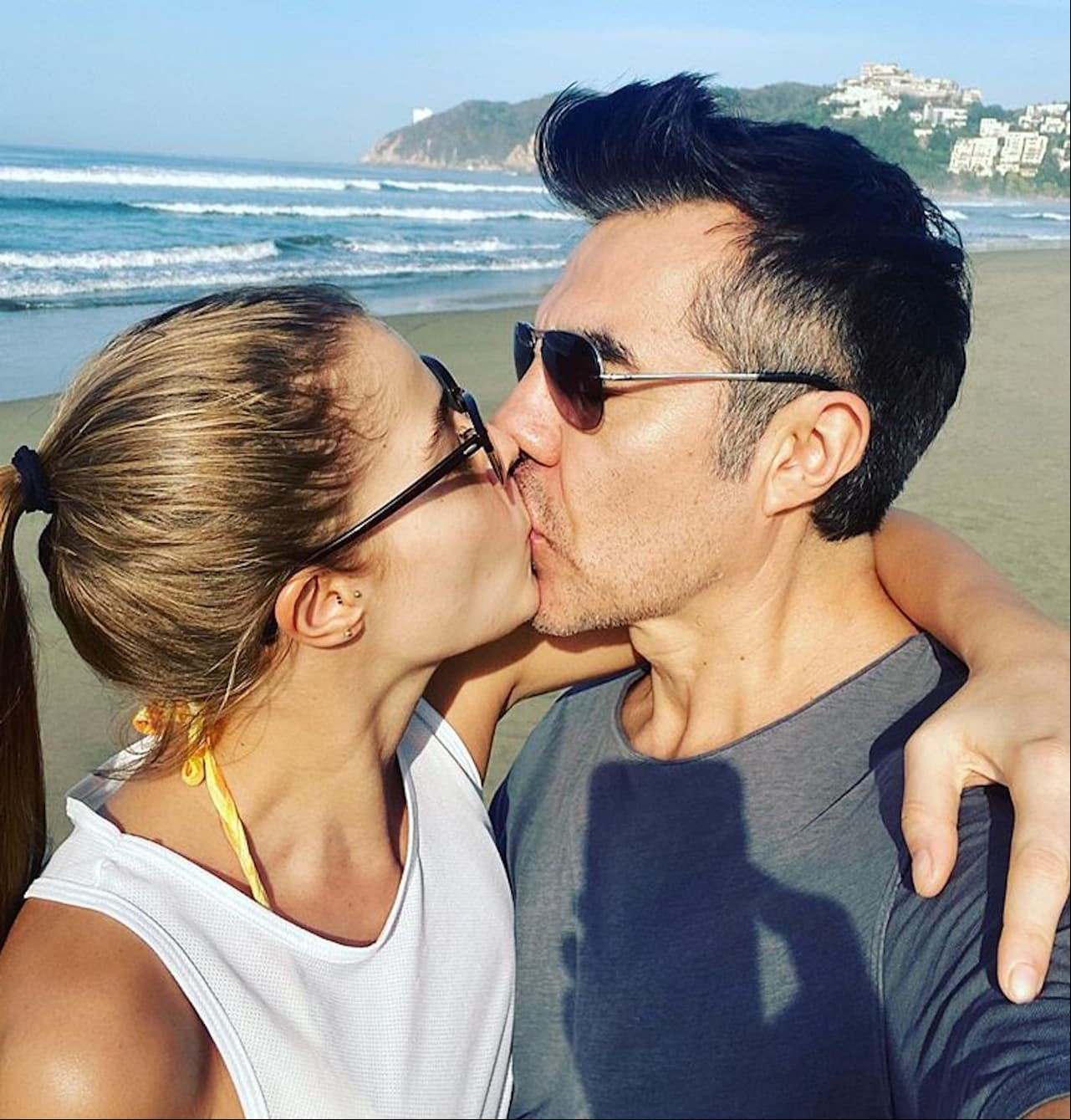 Adrián Uribe dice que apoyará a su novia con sus antojos: “Se me nota más la panza que a ella”