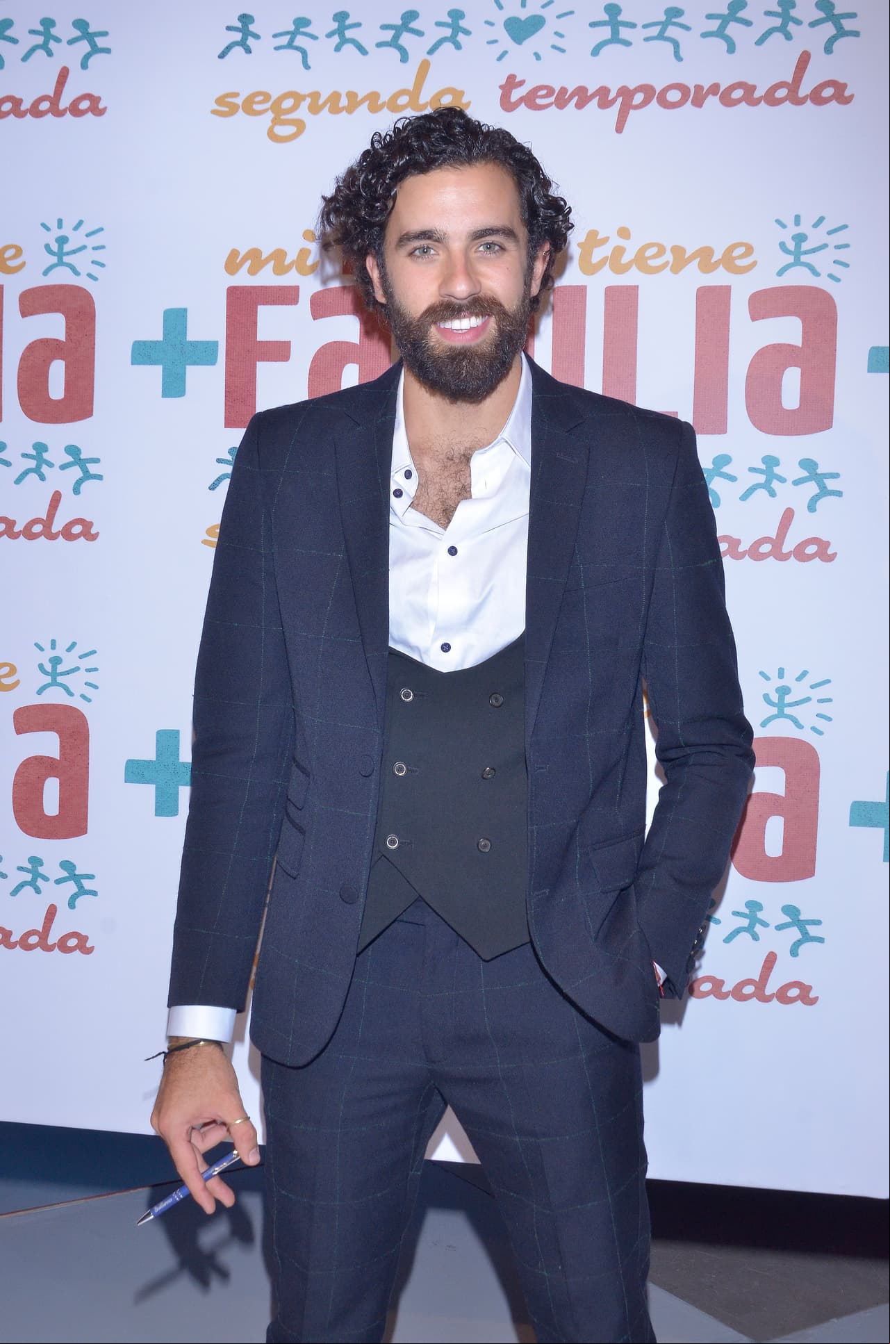 En esta nueva etapa de casado, Gabriel, interpretado por José Pablo Minor, tendrá que dejar atrás todo lo que creyó que era un matrimonio y las reglas de la sociedad para construir su propia historia de amor junto a Daniela.