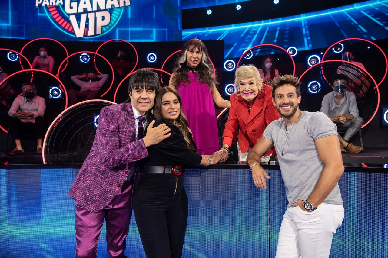Los presentadores jugaron por el sueño de Samantha Flores García, quien creó la Fundación Ayudando, que apoya a adultos mayores con VIH.