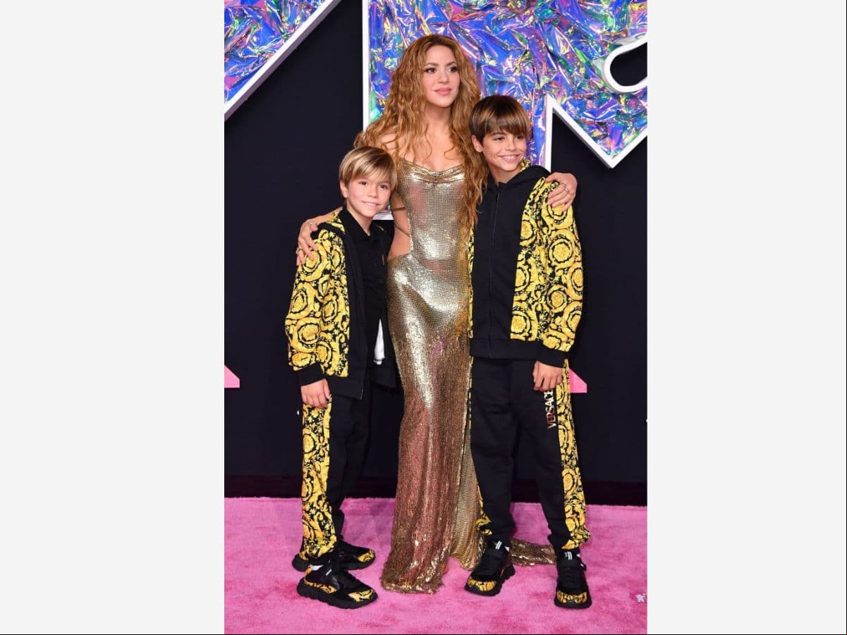 Shakira y sus hijos estuvieron nominados en los VMAs 2023 por la canción 'Acróstico'.