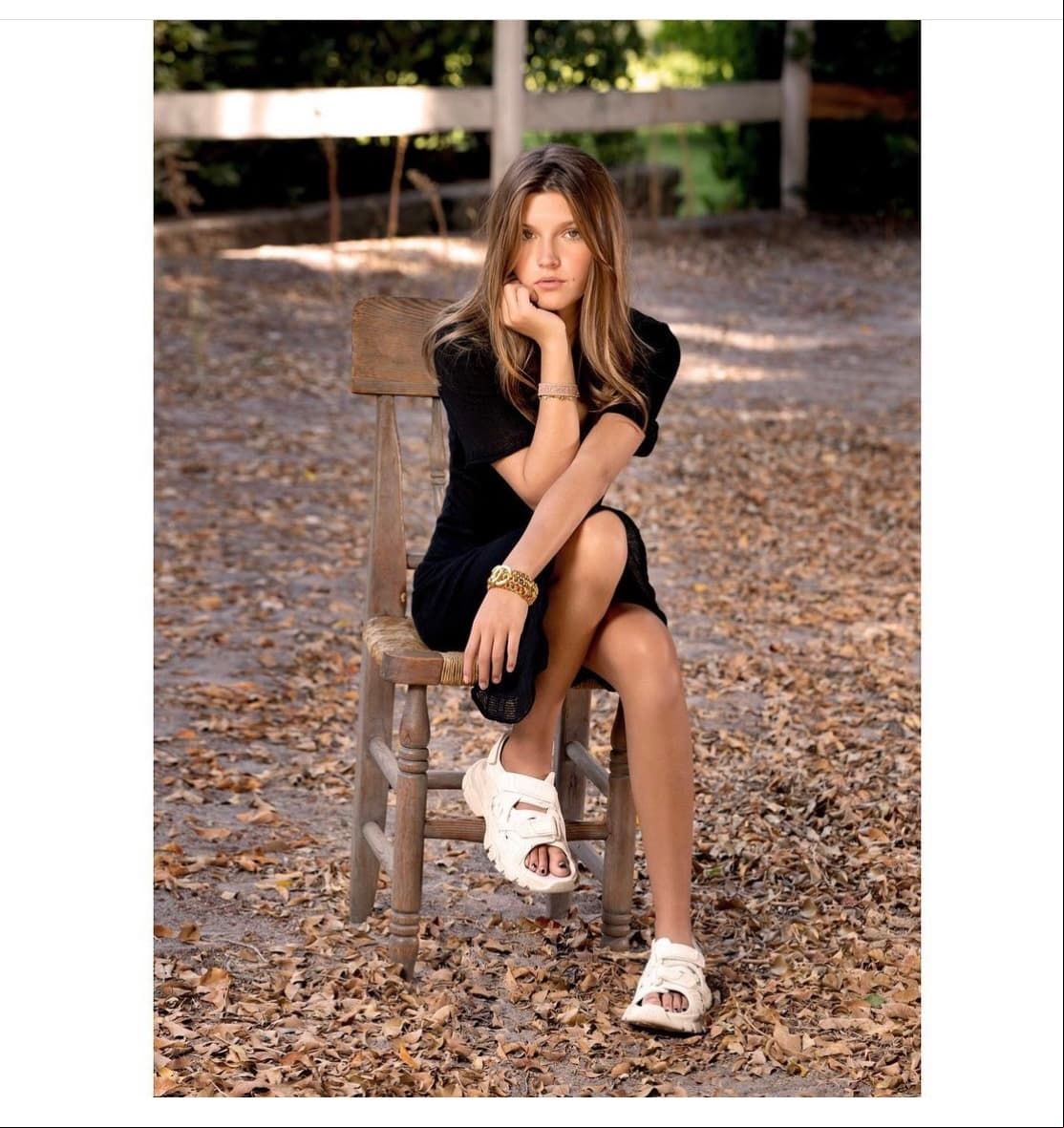 Ha sido, sobre todo, a través de la cuenta oficial de Instagram de su famosa mamá que hemos podido ver cuánto ha crecido, así como ver que recientemente incursionó en el modelaje juvenil.
