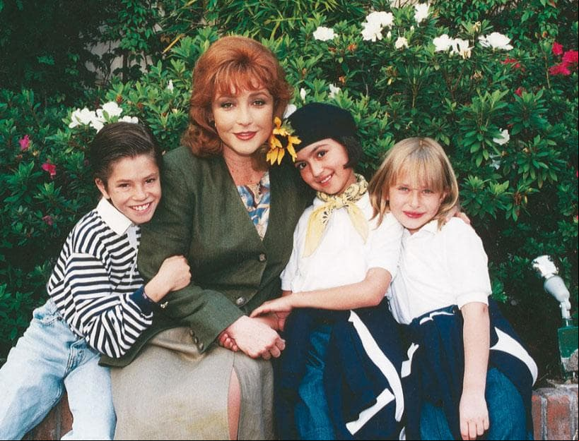 Tras la exitosa novela, la pequeña, quien tenía tan solo nueve años cuando trabajo en Agujetas de color de rosa, siguió en la actuación y sumó a su carrera grandes proyectos.